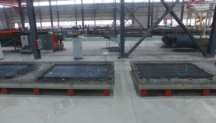 1537169113319694.jpg PC固定模臺生產線.jpg